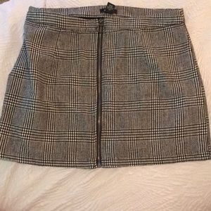 Black and white plaid skirt!
